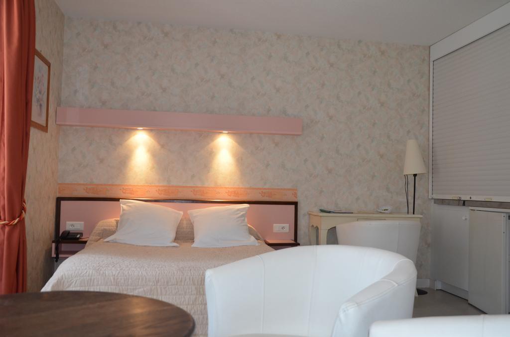 Logis Auberge De L'Allagnonette Saint-Poncy Ngoại thất bức ảnh